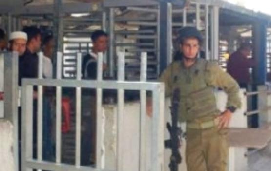 قوات الاحتلال الصهيوني تنصب حاجزا عسكريا بين بلدتي يعبد وعرابة بجنين