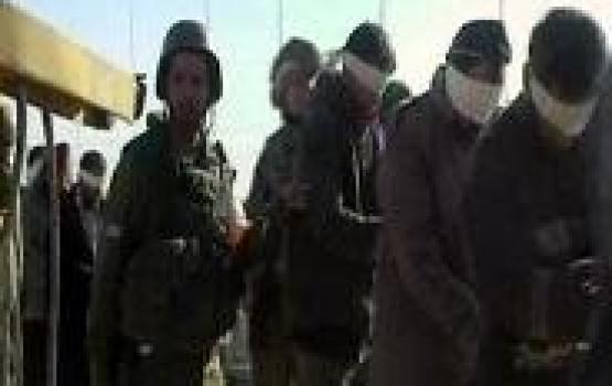 قوات الاحتلال تعتقل تسعة مواطنين بالضفة المحتلة بدعوى إنهم "مطلوبون"