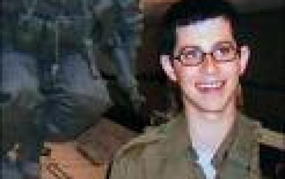 باراك: سنتخذ قرارات حاسمة وصعبة مقابل الجندي الصهيوني الأسير شاليط