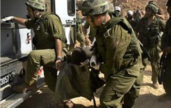 مصادر العدو: إصابة ضابطين صهيونيين بجراح اثر تعرضهما للرشق بالحجارة شرق نابلس