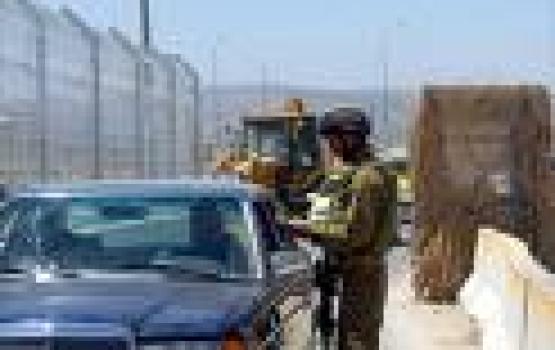 الاحتلال يعيق حركة السير ساعات طويلة على مداخل ومخارج مدن الضفة الغربية وقراها