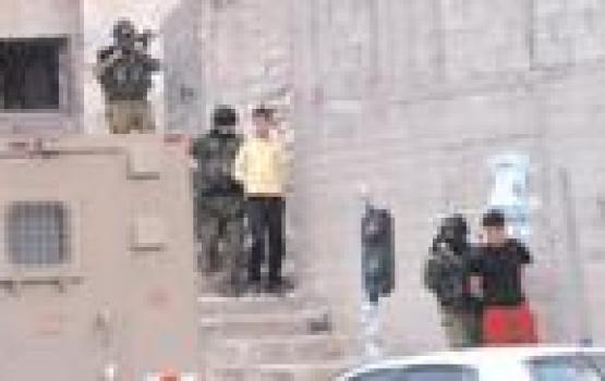 فجر اليوم: قوات الاحتلال تعتقل 9 فلسطينيين في أماكن مختلفة بالضفة الغربية