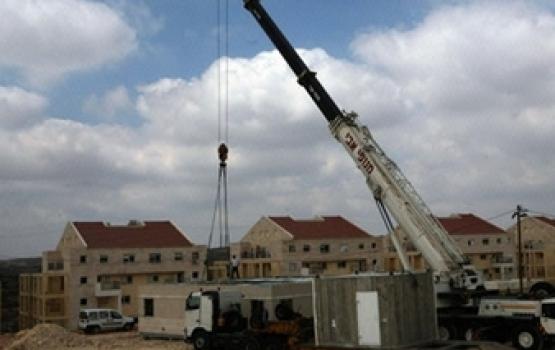 الاحتلال يزيل اثنتين من النقاط الاستيطانية جنوب الضفة الغربية المحتلة