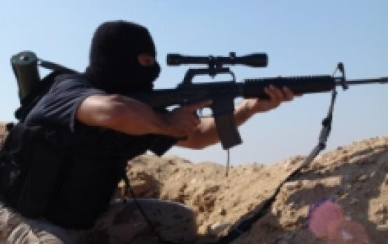 مصادر العدو: مقاومون فلسطينيون يطلقون النار باتجاه قوة صهيونية شرق البريج