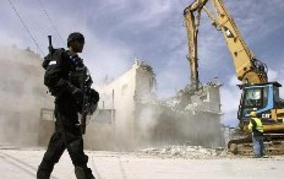 سلطات الاحتلال تسلم 65 إخطارا بالهدم في بيت حنينا وشعفاط ووادي قدوم بالقدس المحتلة