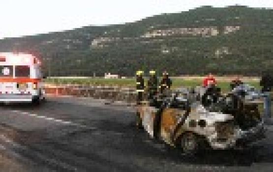 إحراق سيارات 3 ضباط صهاينة كبار في القدس المحتلة