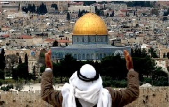 خطيب الأقصى: القدس تتعرض لسياسة تطهير عرقي من قبل العدو الصهيوني لإقامة مخططاته