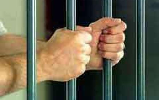 "عيـد الأسـرى" ..وحشة..غربة.. حنين للأهل