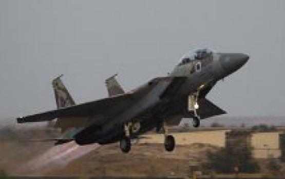 طائرات الاحتلال تقصف موقعي تجسس لها بعرض البحر مقابل صيدا بلبنان