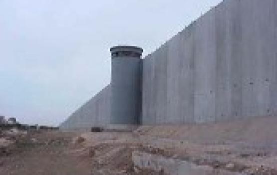 مخاوف صهيونية من محاولة الفلسطينيين هدم الجدار العنصري