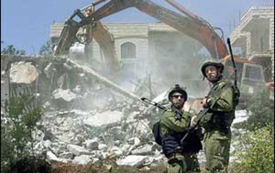 العدو خطر منازل بالهدم شمال الخليل