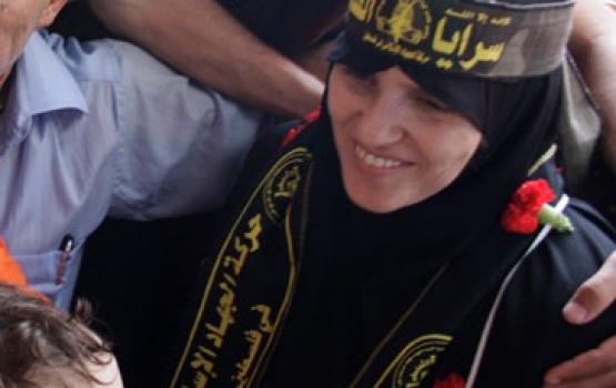 بعد فراق دام أكثر من عامين ونصف.. فرحة الزق تؤرقها دموع أسيرات لازلن يقبعن خلف القضبان