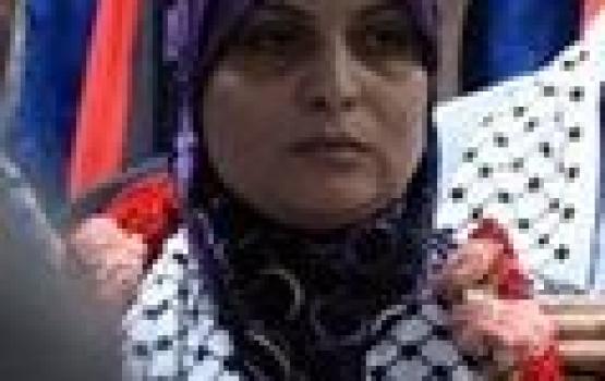 الأسيرة المحررة "روضة حبيب" تحث المقاومة على مواصلة طريق الإفراج عن كافة الأسري والأسيرات من سجون الاحتلال