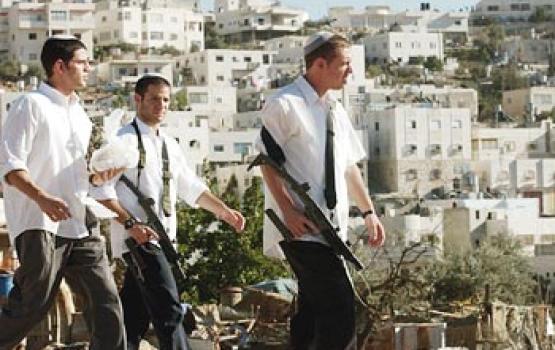 العدو يماطل في تنفيذ قرار إخلاء مستوطنين احتلوا مبنى في الخليل