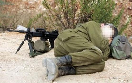 جندي صهيوني حاول إنقاذ شاليط يتعرض لـ"كوابيس ليلية"ويطالب الاعتراف به كمعاق