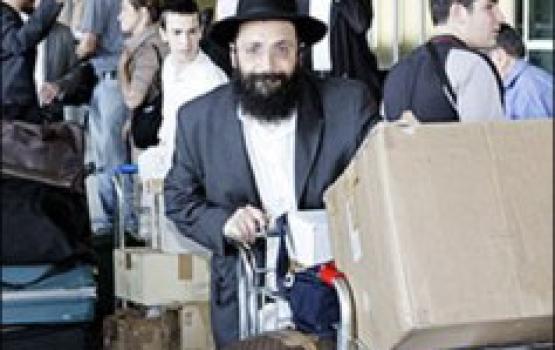 العدو الصهيوني يحذر رجال أعماله من مخاطر التعرُّض للخطف في الخارج