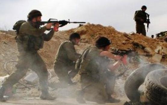 رفح: الاحتلال يطلق النار باتجاه عمال فلسطينيين وانتشار للآليات العسكرية على خط التحديد