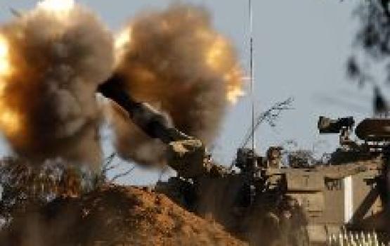 نجاة عائلة من قصف مدفعي شرق خان يونس