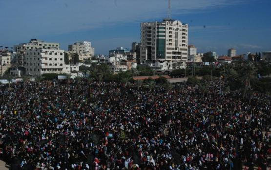 أوساط إعلامية تقدر عدد المشاركين بمهرجان الانطلاقة الجهادية بأكثر من 150 ألف مشارك