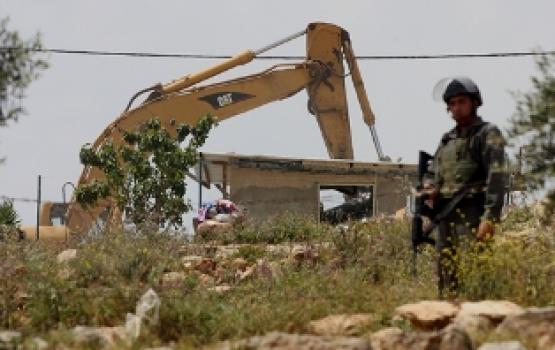 الاحتلال يواصل انتهاكاته بالضفة المحتلة