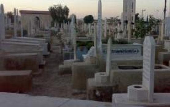 العدو يزرع آلاف القبور الوهمية حول الأقصى