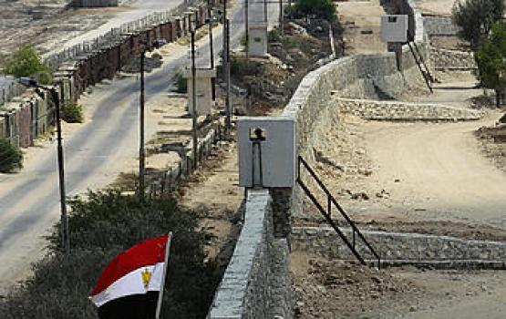 العدو يفكر في احتلال "محور فيلادلفيا" الفاصل بين الأراضي الفلسطينية والمصرية