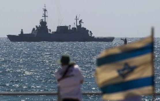 زوارق الاحتلال تستهدف الصيادين قبالة سواحل جنوب القطاع