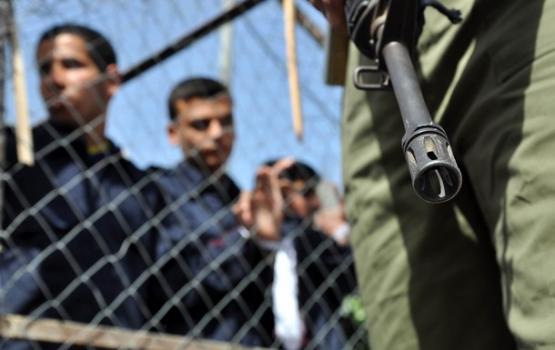 إدارة سجن شطة تنقل أسيران يخوضان الإضراب في سجن شطة إلى مستشفى الرملة