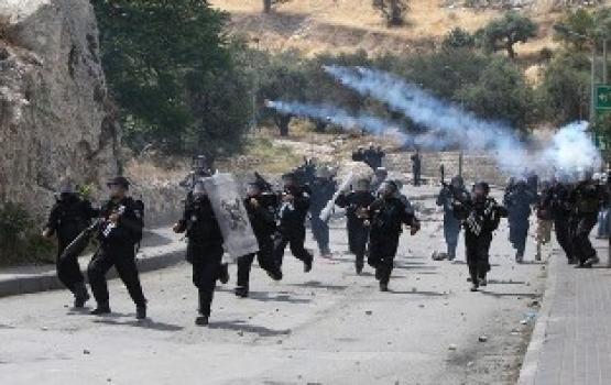 مواجهات مع قوات الاحتلال في بلدة الشيوخ شرق الخليل