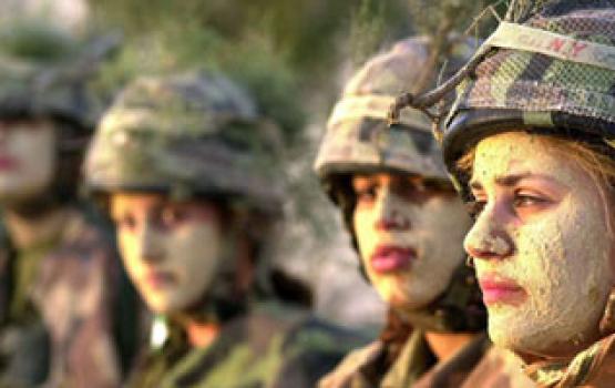 تقديم لائحة اتهام ضد ثلاث مجندات بتهمة النوم أثناء مراقبة الحدود