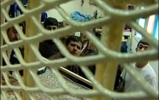 الأسرى بسجن ريمون يحتجون على سياسة التفتيش العاري