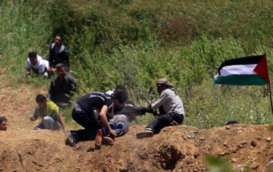 إصابة مواطن إثر قمع الاحتلال مسيرة بيت أمر شمال الخليل