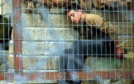 إدارة السجون تصعد من إجراءاتها التعسفية بحق الاسرى في سجن السبع