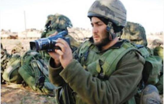 الاحتلال يصور منازل وأحياء بالخليل