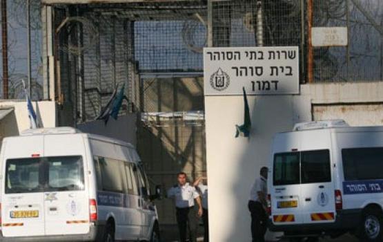 الاحتلال يفرج اليوم عن الأسير محمد نزال