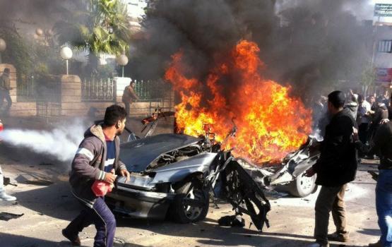 العدو يتهم أحدهم بالتخطيط لعملية مع السرايا.. شهيدان في قصف صهيوني لسيارة بغزة.. "صور"