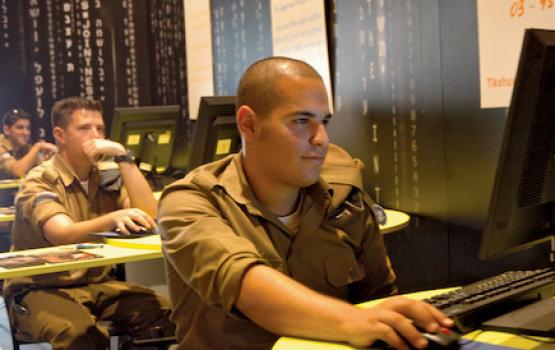 مناورة "إطفاء الاضواء" لمحاكاة هجوم إلكتروني عبر الحواسيب