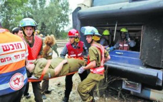 "الجبهة الداخلية" الصهيونية تجري مناورات عسكرية بالقدس المحتلة