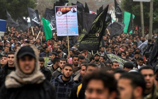 بالصور..الجهاد ينتفض في غزة وجنين نصرةً للشيخ "عدنان"