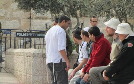 عشرات المستوطنين يقتحمون المسجد الأقصى المبارك