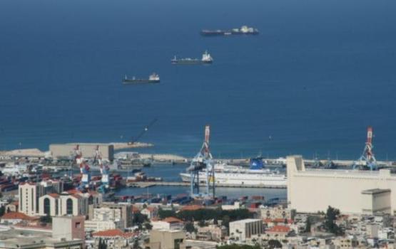 العدو يتدرب على علمية تسلل من البحر في مدينة نتانيا‏