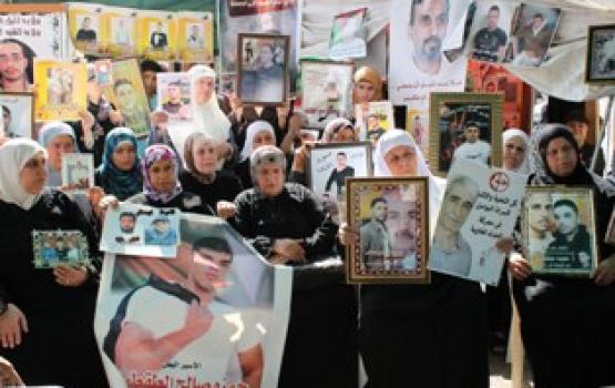 خيمة اعتصام دائمة تضامناً مع الأسرى المضربين بنابلس