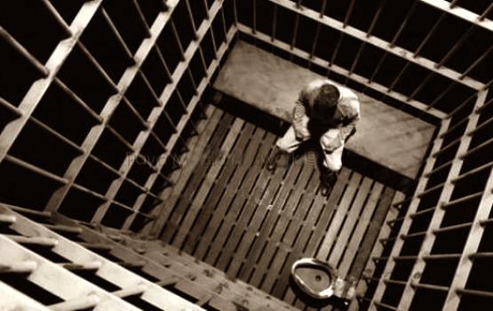 أسير غزي يدخل عامه الـ 13 بسجون العدو