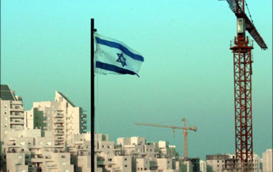 العدو يطر سكان قرية فلسطينية ويحولها لمستوطنة