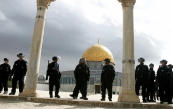 خشيةً من رد الفلسطينيين .. العدو يوقف بث فيلم يظهر انهيار قبة الصخرة