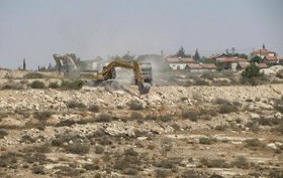 الاحتلال يخطر بإخلاء 100 دونم قرب سلفيت