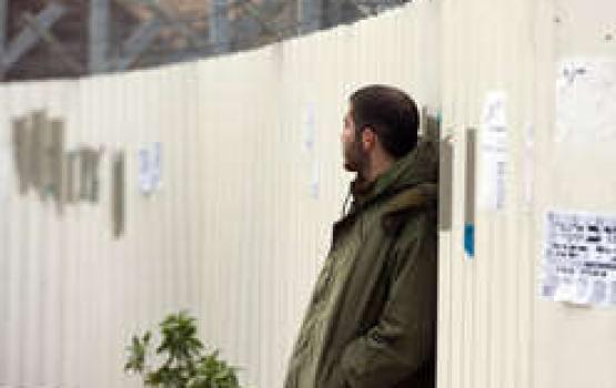 الجنود الصهاينة المعتقلون يشكون إهانة قادة السجن لهم