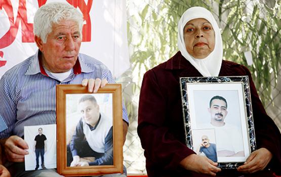 رام الله: إعتصام تضامني للمطالبة بالإفراج عن الأسرى المضربين