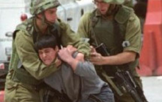 الاحتلال يعتقل فتيين من بيت أمر