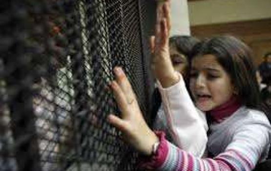 زيارات أهالي الأسرى رحلة معاناة وعذاب لإذلال الأسير وعائلته